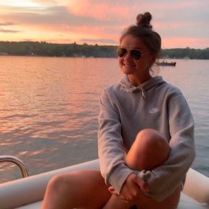 Meet your Posher, Stella